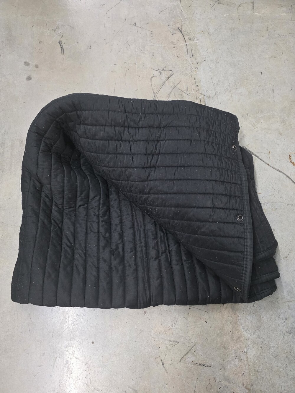 VocaBoothToGo Heavy-Duty Acoustic Moving Blanket with Grommets